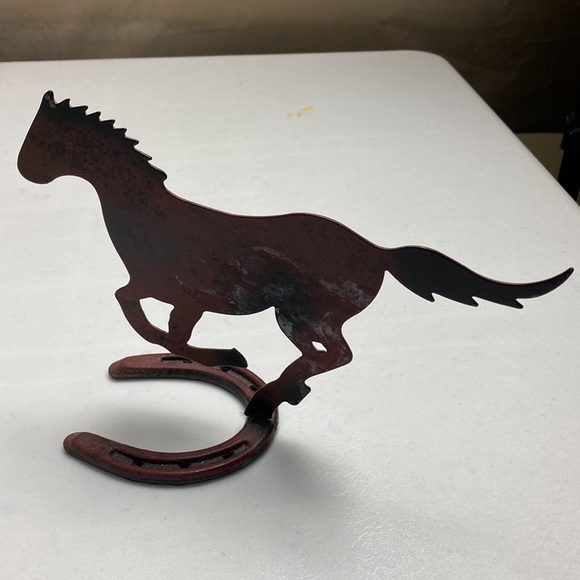 Metal Horse Statue - Picture 4 of 11